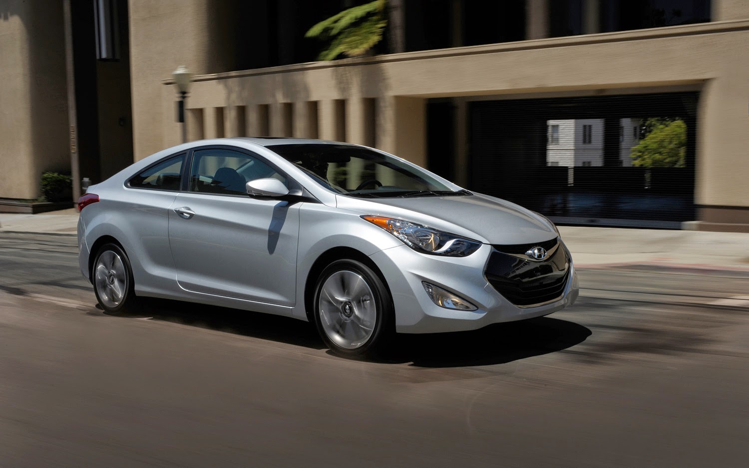 2015 Hyundai Elantra Packed With Value For Shoppers